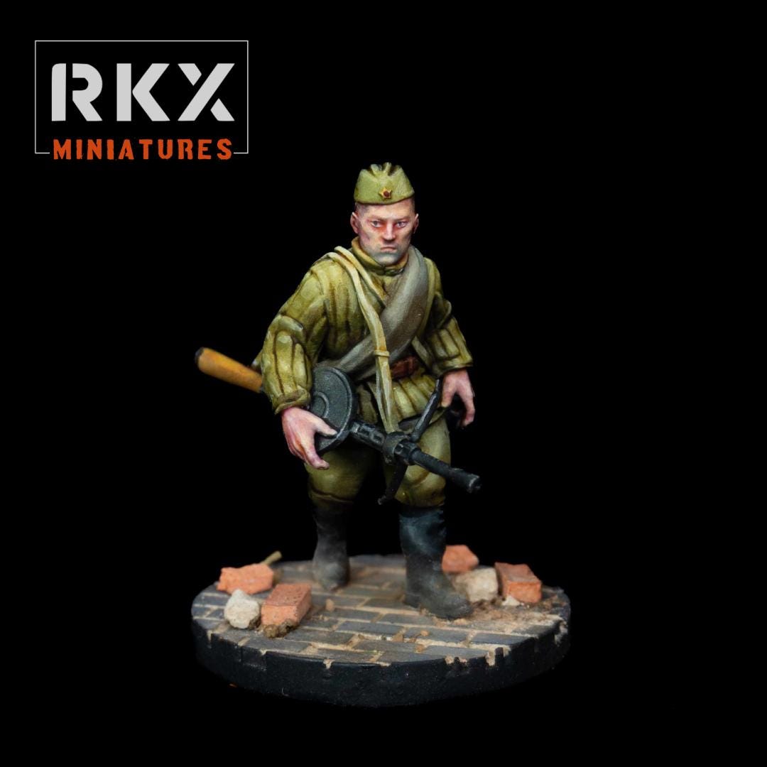 Soviet Light Rifle Squad(late War Fall of Berlin) Set of 10  (USSR) (Soviet, WW2) Various Scales BA