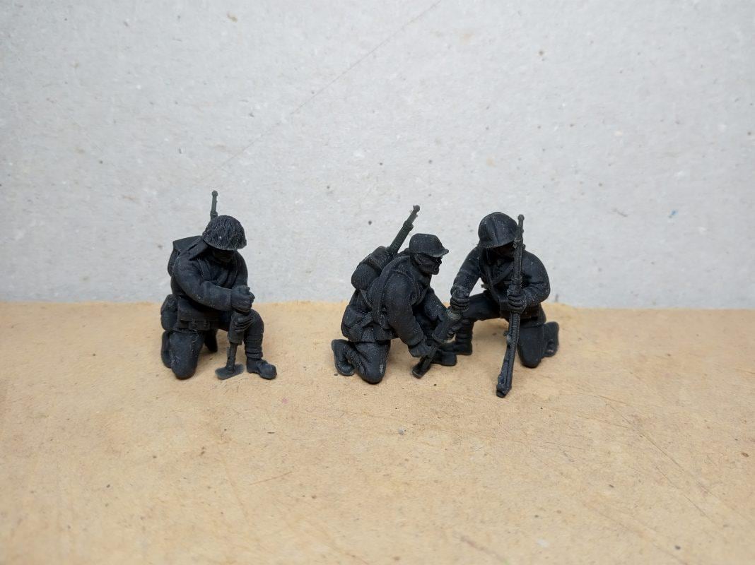 3D Printed Imperial Japan 50mm Mortar Team: 1/56 Scale Miniatures